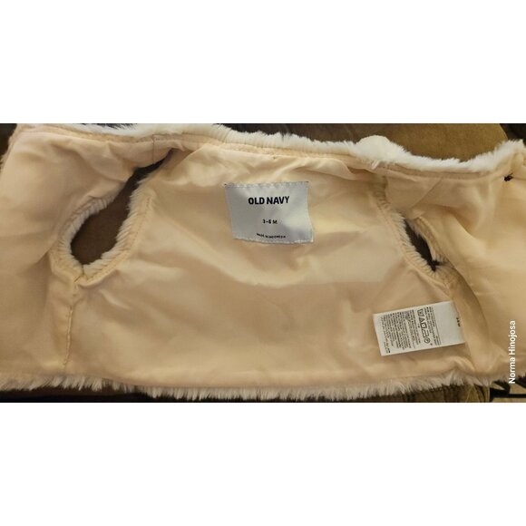 Old Navy Baby Faux Fur Vest 3-6M Cream With Button Closure Polyester Shell & Lin - Picture 3 of 6